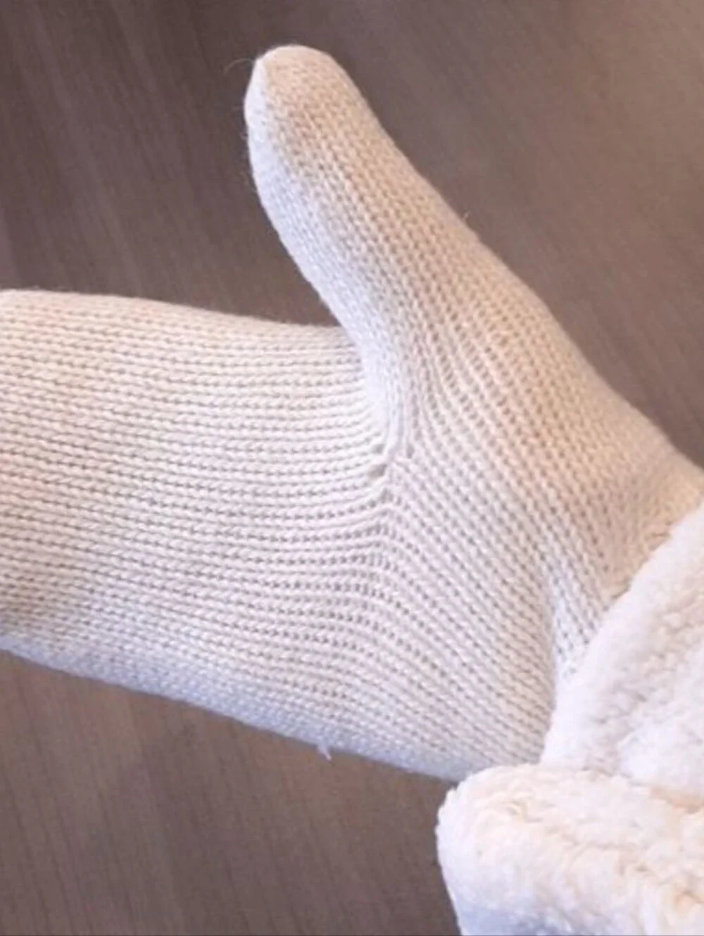 SIMI Chunky Knit Mittens Ivory Faux Fur Sherpa Rhinestone Embellished Winter